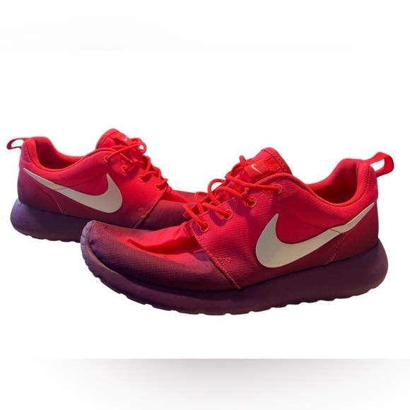 Nike Shoes - Nike Roshe Run Print Women’s Laser Crimson Grape